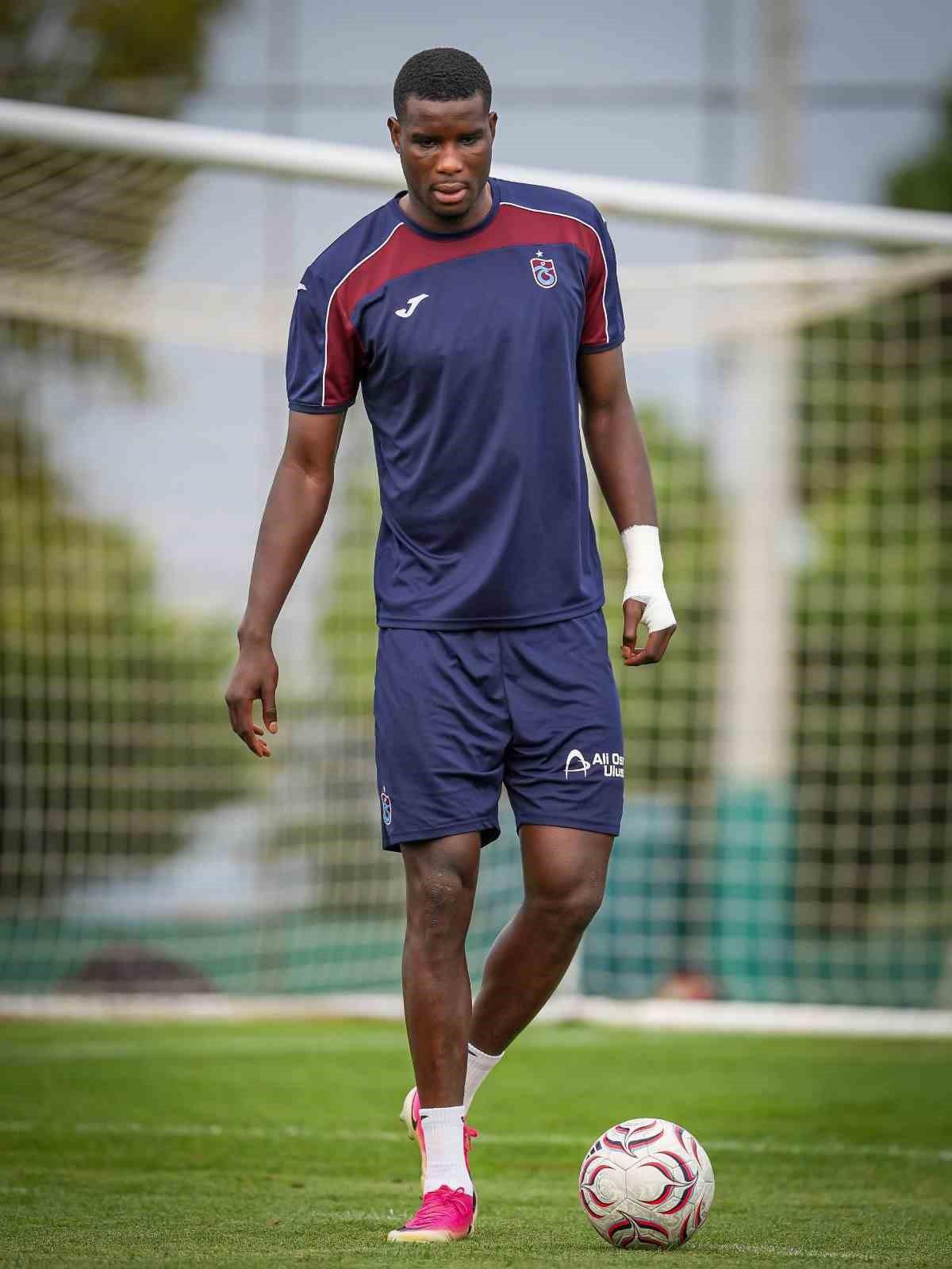 Paul Onuachu kimdir? KuPS'a 3. dakikada gol atıp sakatlanan Trabzonsporlu forvet kaç yaşında, boyu kaç?