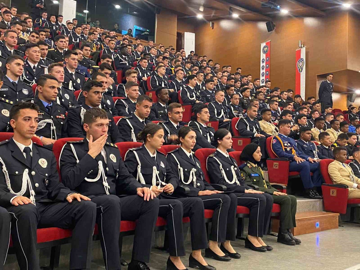 Polis Akademisi'nde yeni eğitim yılı 17 bin 392 öğrenciyle başladı
