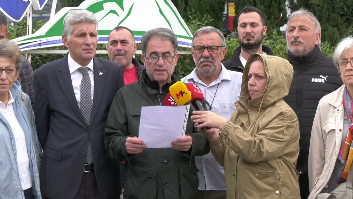 Rize'de YENİ Parti ve STK'lar Halk TV'ye kayyum kararını protesto etti