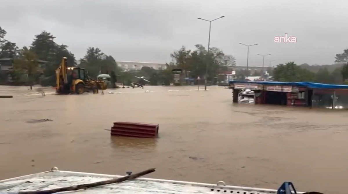 Şehir Plancıları Odası İstanbul Şubesi, su baskınlarını rant odaklı politikalara bağladı