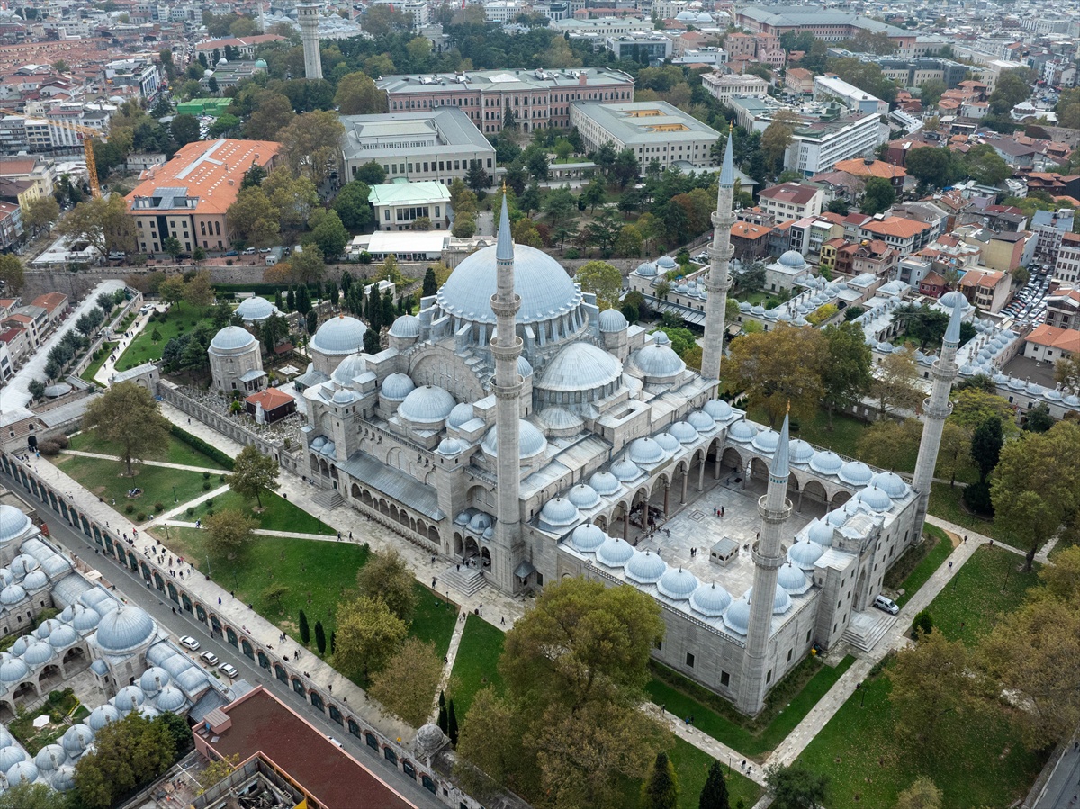 Süleymaniye restorasyonu kubbedeki gizli testileri ve mimari sırları ortaya çıkardı