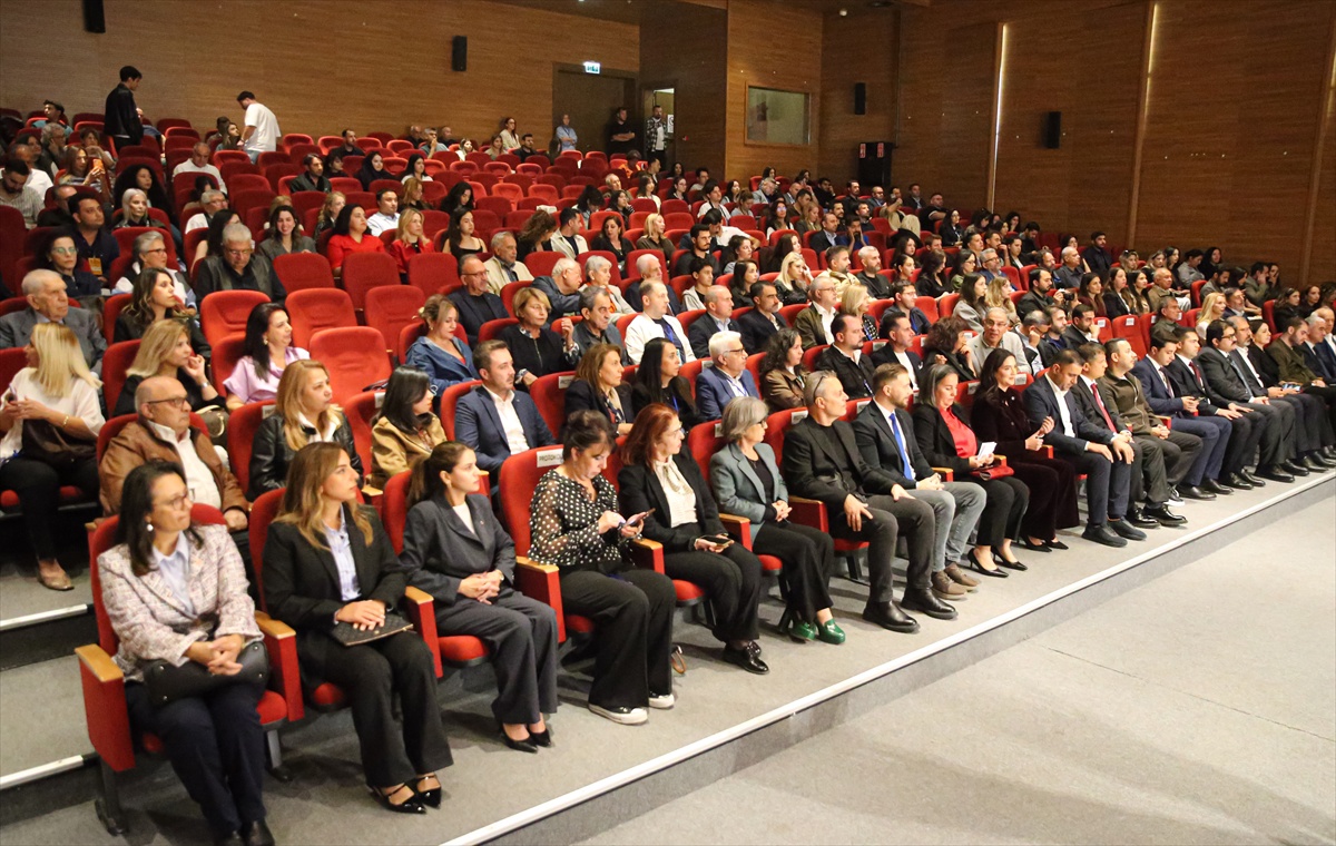 TMMOB Adana Şubesi'nin 3. Mimarlık Festivali 'kurmaca' temasıyla başladı
