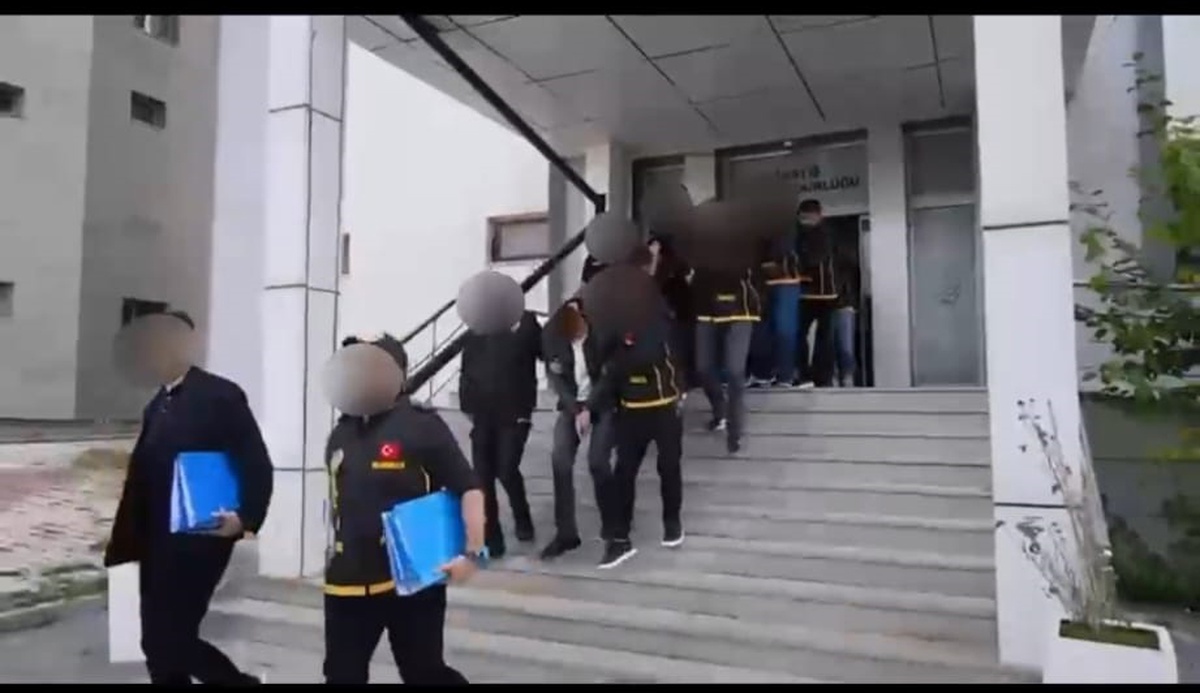 Van'da yasa dışı bahis ve dolandırıcılık operasyonunda 14 şüpheliden 11'i tutuklandı
