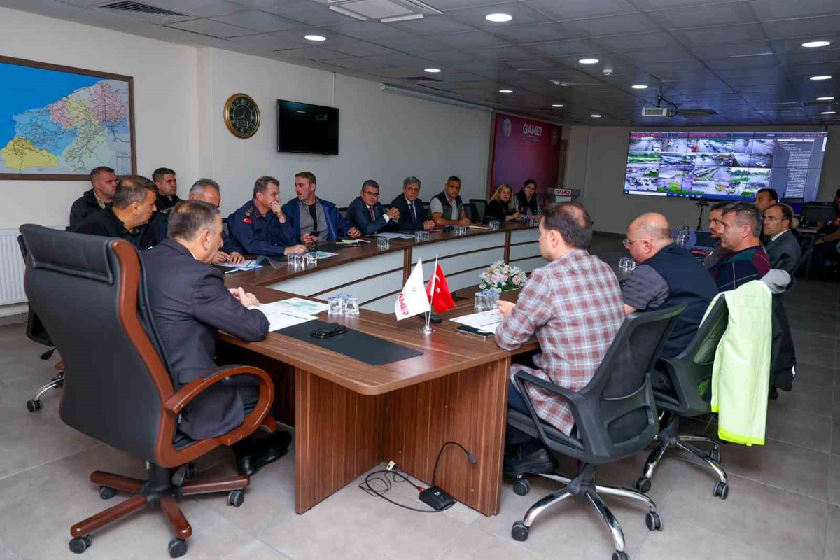 Zonguldak'ta yoğun yağış riskine karşı Vali Hacıbektaşoğlu GAMER'de inceleme yaptı