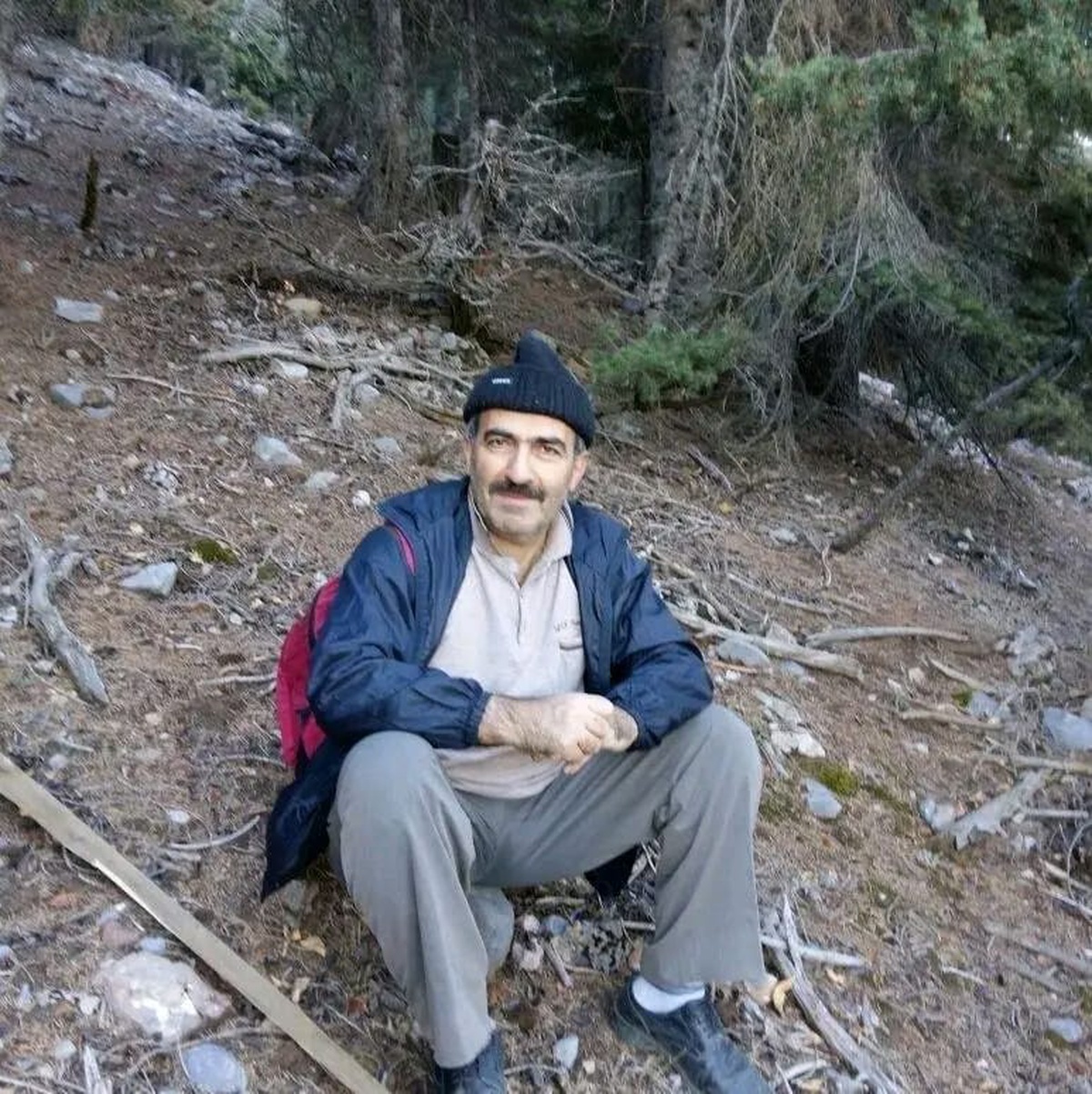 Adana Kozan'da ticari araçla çarpışan otomobil sürücüsü hastanede hayatını kaybetti