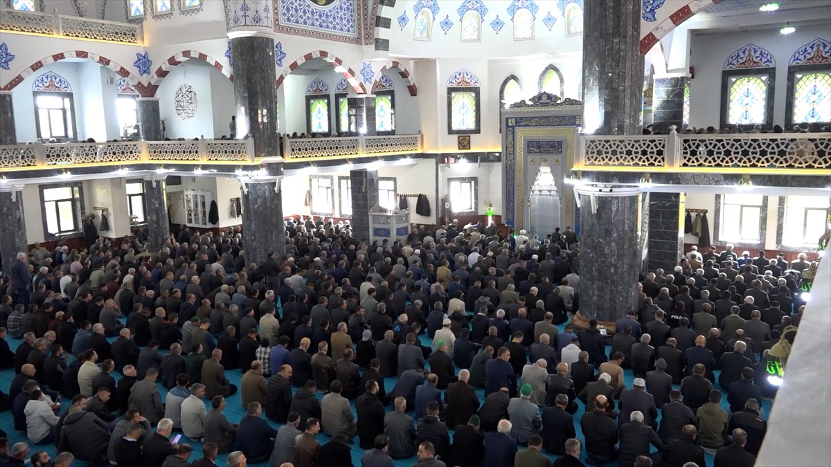 Ağrı'da 15 Temmuz şehitleri için 'Her Ay 253 Hatim' programı düzenlendi