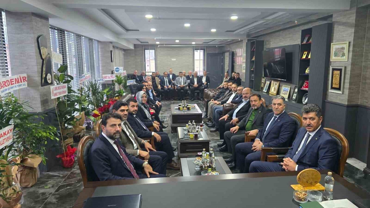 AK Parti Karabük heyeti, yeni KTSO yönetimine hayırlı olsun ziyaretinde bulundu