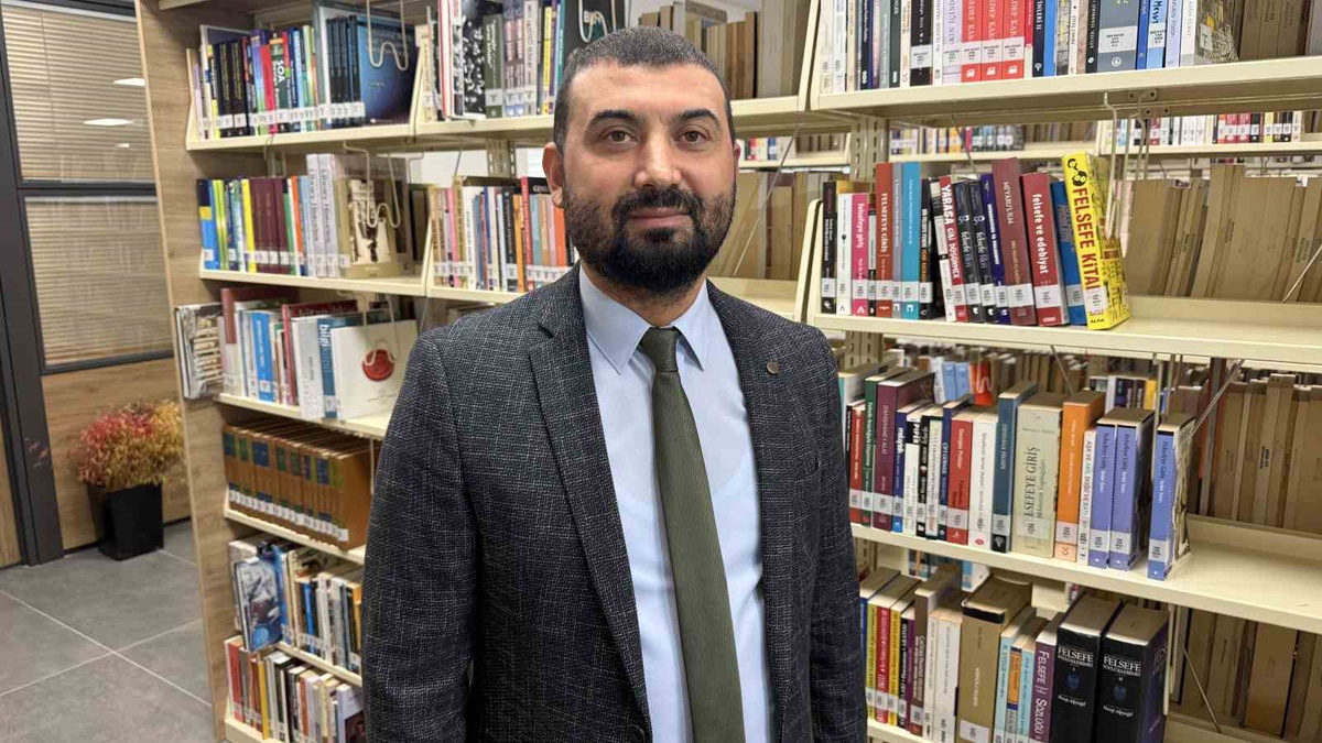 Akıncı, İsrail'in hamlelerinin Türkiye'yi dengeleme amacı taşıdığını belirtti