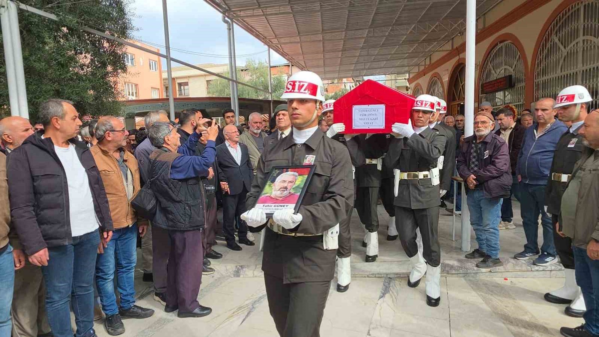 Aydın Nazilli'de gazi Tahir Güney, askeri törenle son yolculuğuna uğurlandı