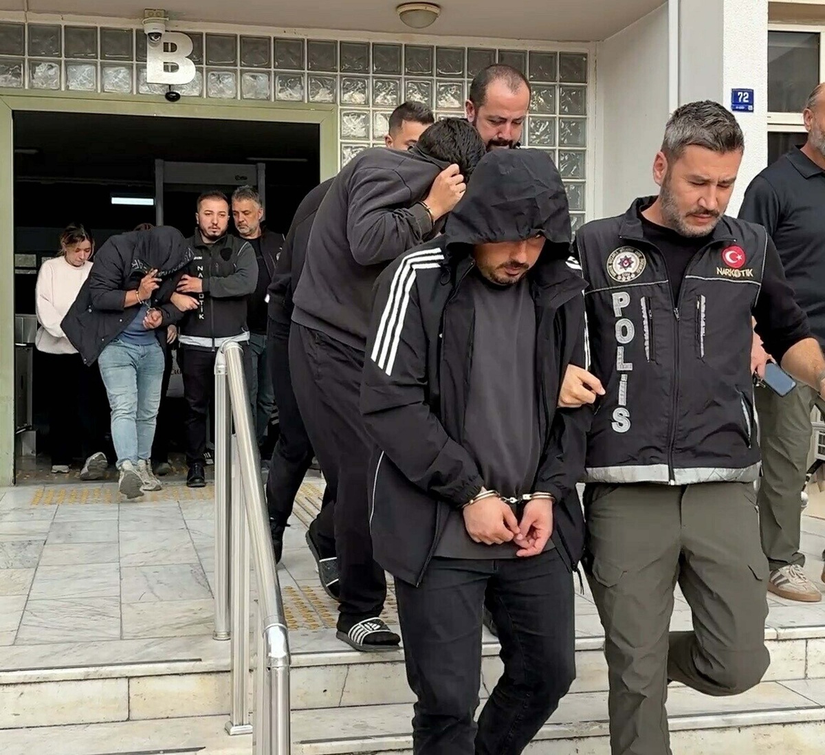 Aydın ve İzmir'de uyuşturucu operasyonunda 5 şüpheli tutuklandı