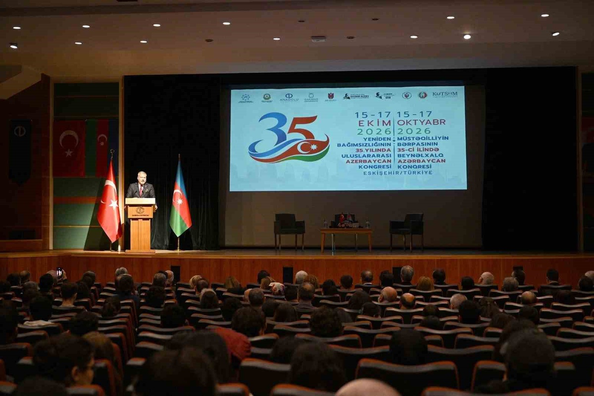 Azerbaycan'ın bağımsızlığının 35. yılı Anadolu Üniversitesi'nde kongreyle anılıyor
