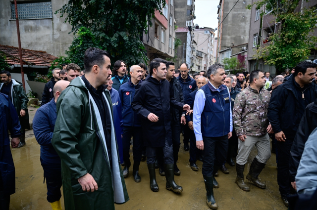 Bakan Kurum ve Bakan Çiftçi, Ayazağa'da incelemelerde bulundu