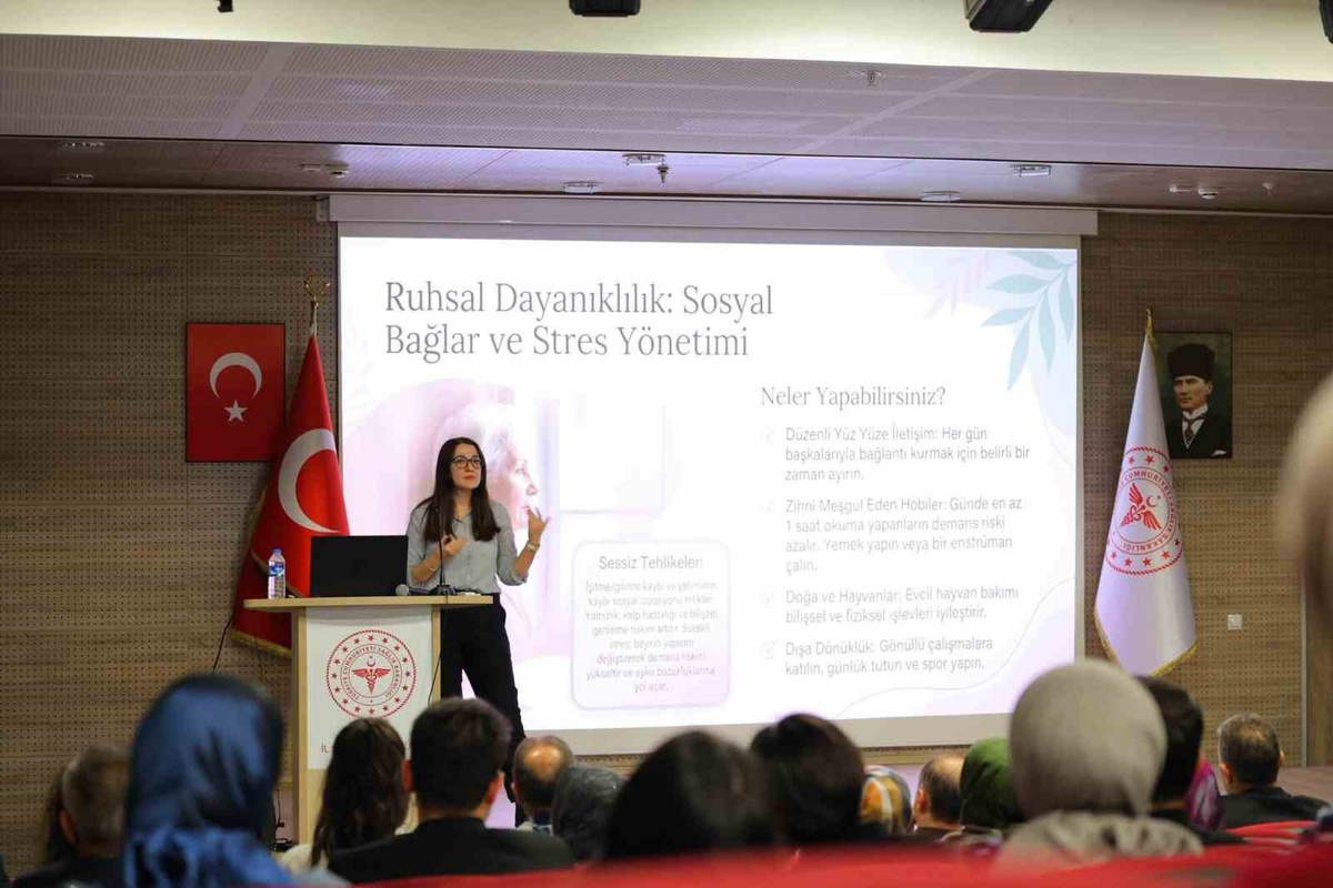 Bayburt İl Sağlık Müdürlüğü personeline kronik hastalıklarda erken tanı eğitimi verildi
