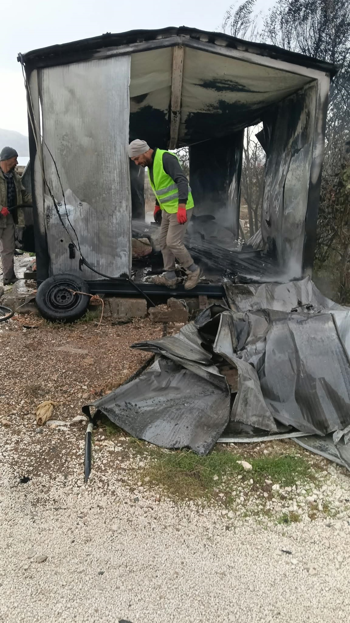 Burdur Çallıca'da konteyner evde çıkan yangında 85 yaşındaki Durdu Şimşek öldü
