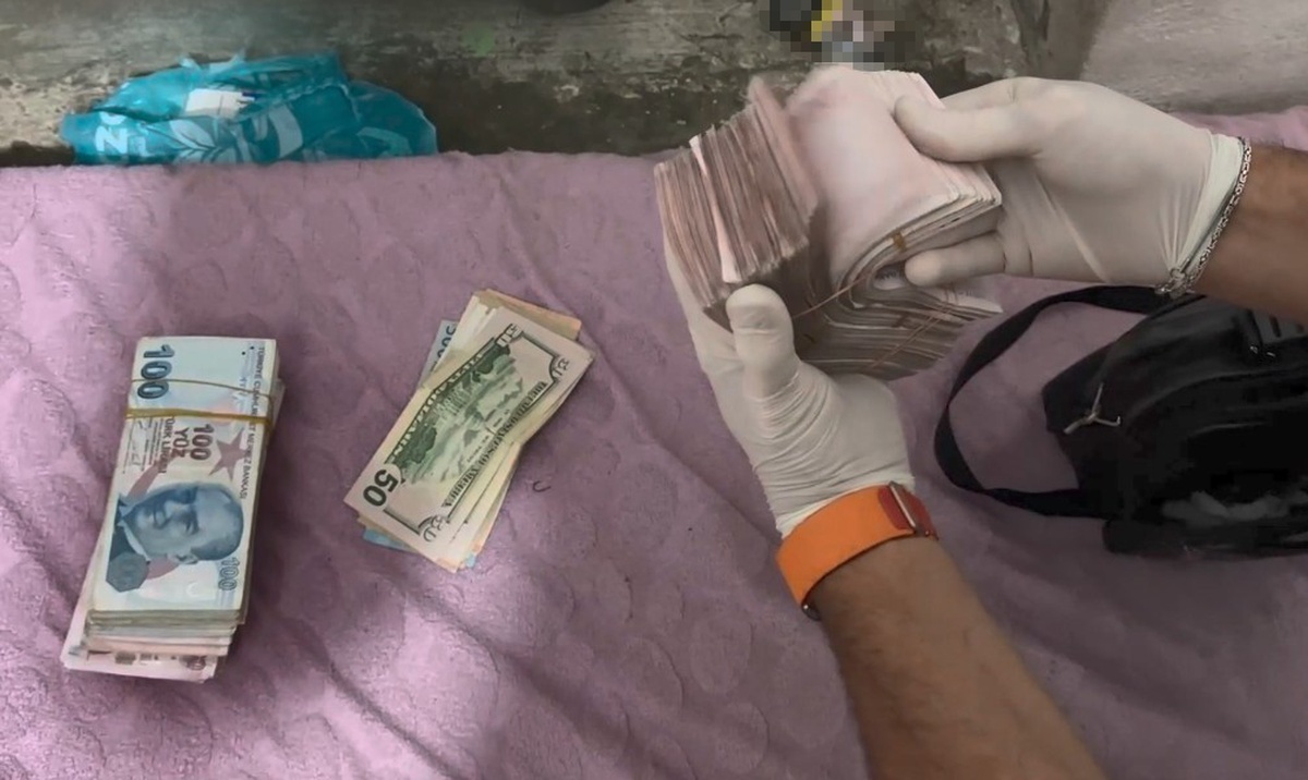 DEAŞ finans operasyonunda 3 şüpheli tutuklandı, 4'ü adli kontrolle serbest kaldı