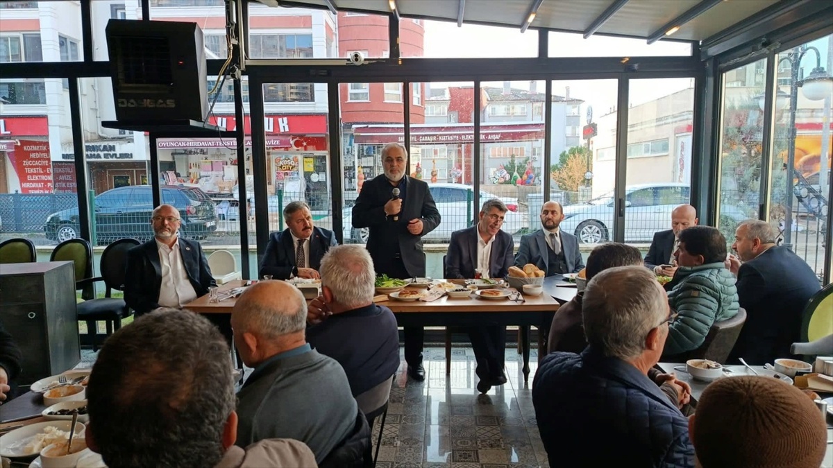 Edirne Müftüsü Çakır, çalışan ve emekli din görevlileriyle kahvaltıda buluştu