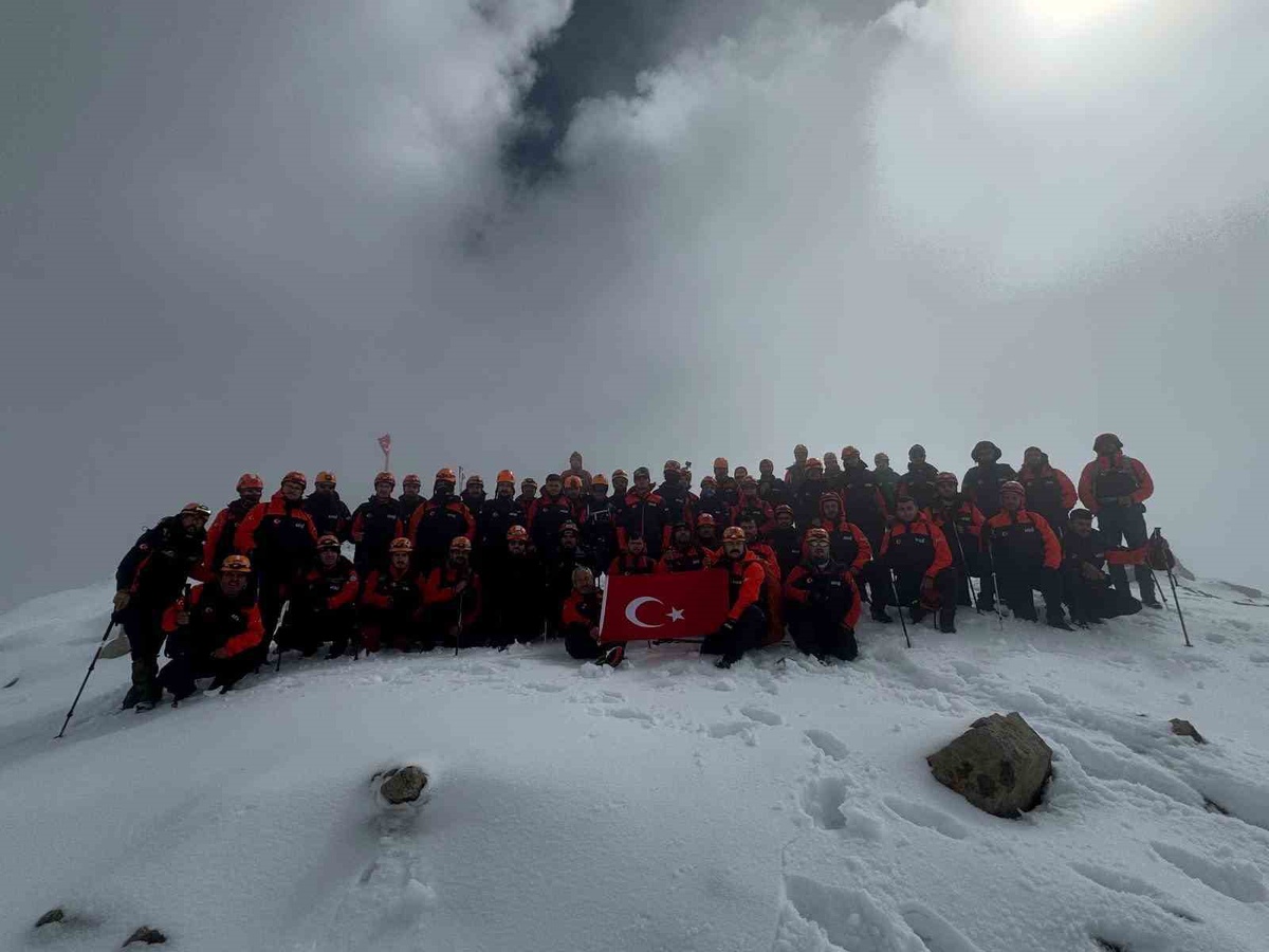 Eskişehir AFAD, 16 ilden 60 personelin katıldığı Isparta kampında yer aldı