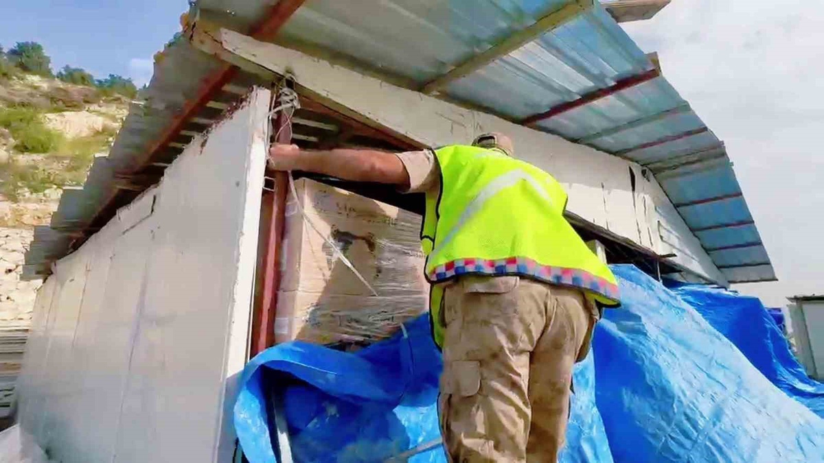 Hatay Samandağ'da 100 dış, 300 iç klima ünitesi hırsızlığında 5 şüpheli yakalandı