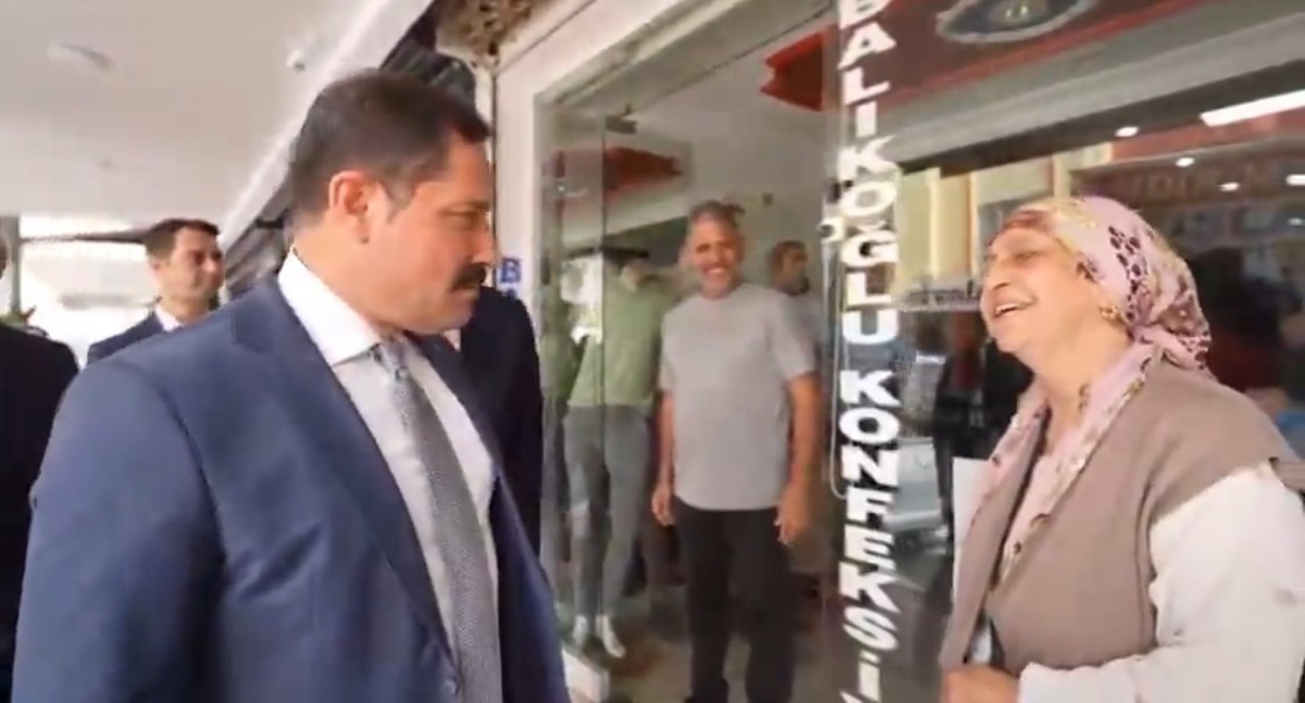 Hatay Valisi Masatlı, Erzin'de esnafla görüşerek talep ve görüşlerini dinledi