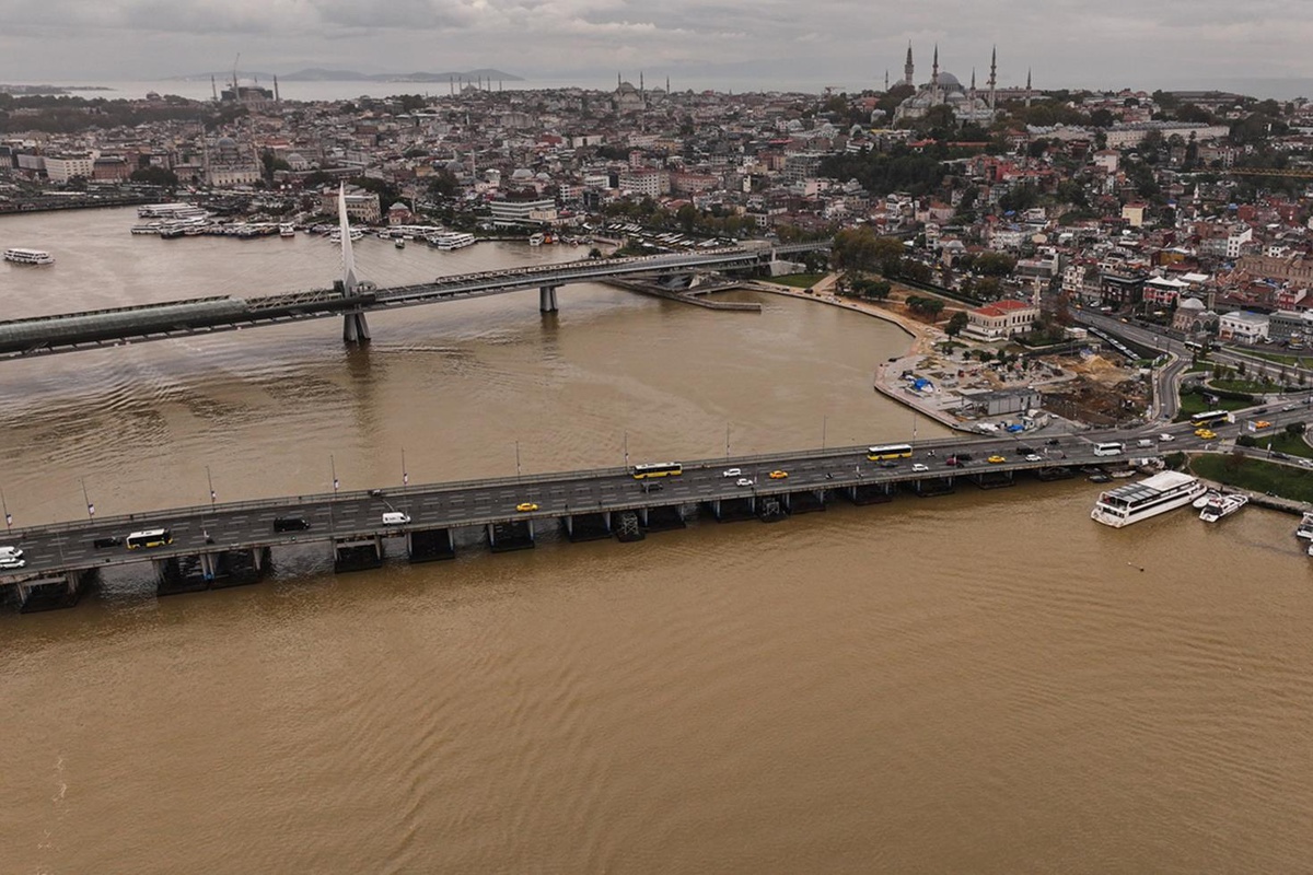 İstanbul'da polis helikopteri, Sarıyer ve Haliç'te sel alanlarını havadan inceledi