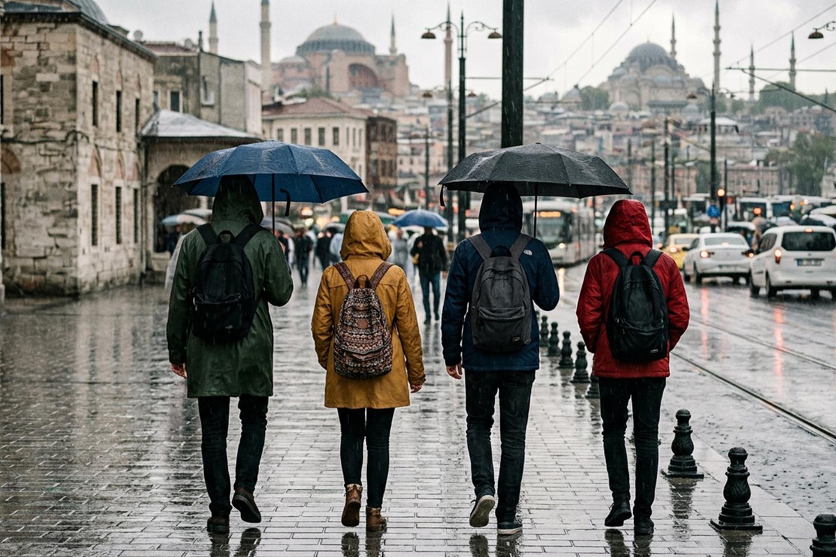 İstanbul'da hafta sonu da eğitime yağış molası! Yüz yüze yapılacak dersler ve sınavlar ertelendi