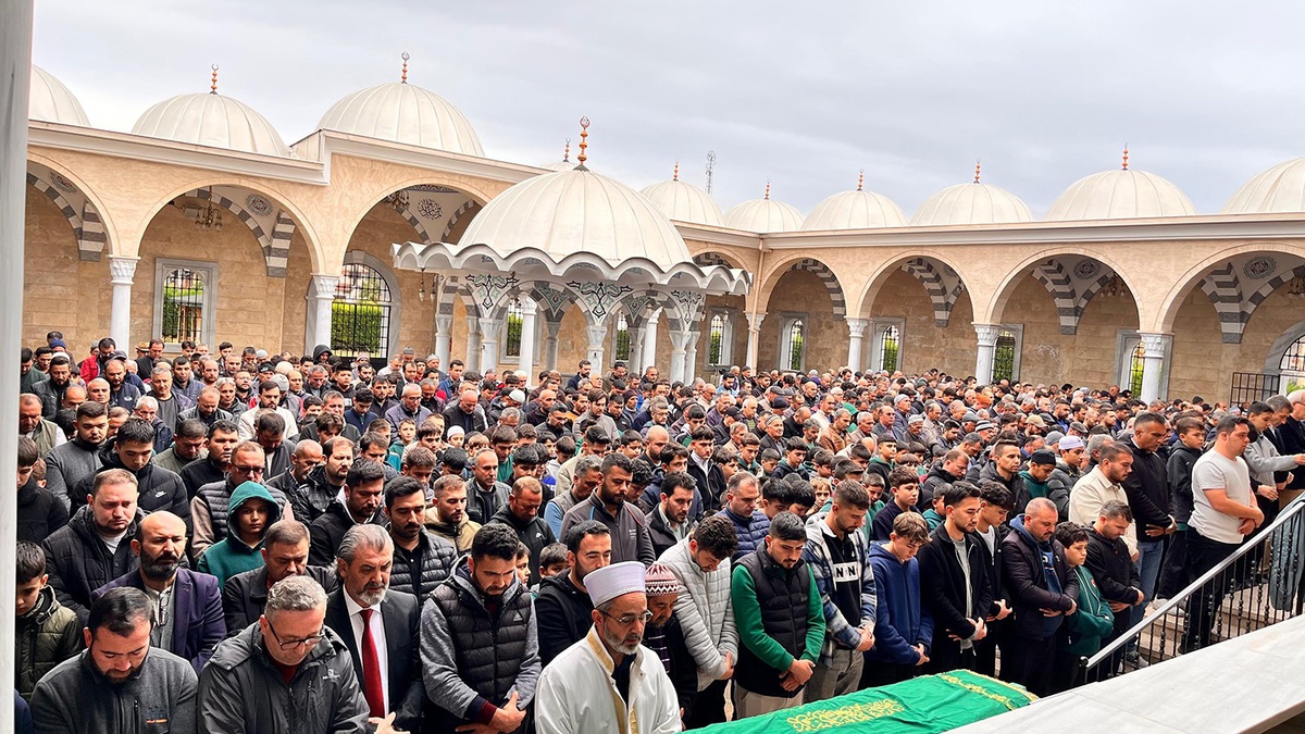 Kalbine yenilen 15 yaşındaki çocuk son yolculuğuna uğurlandı