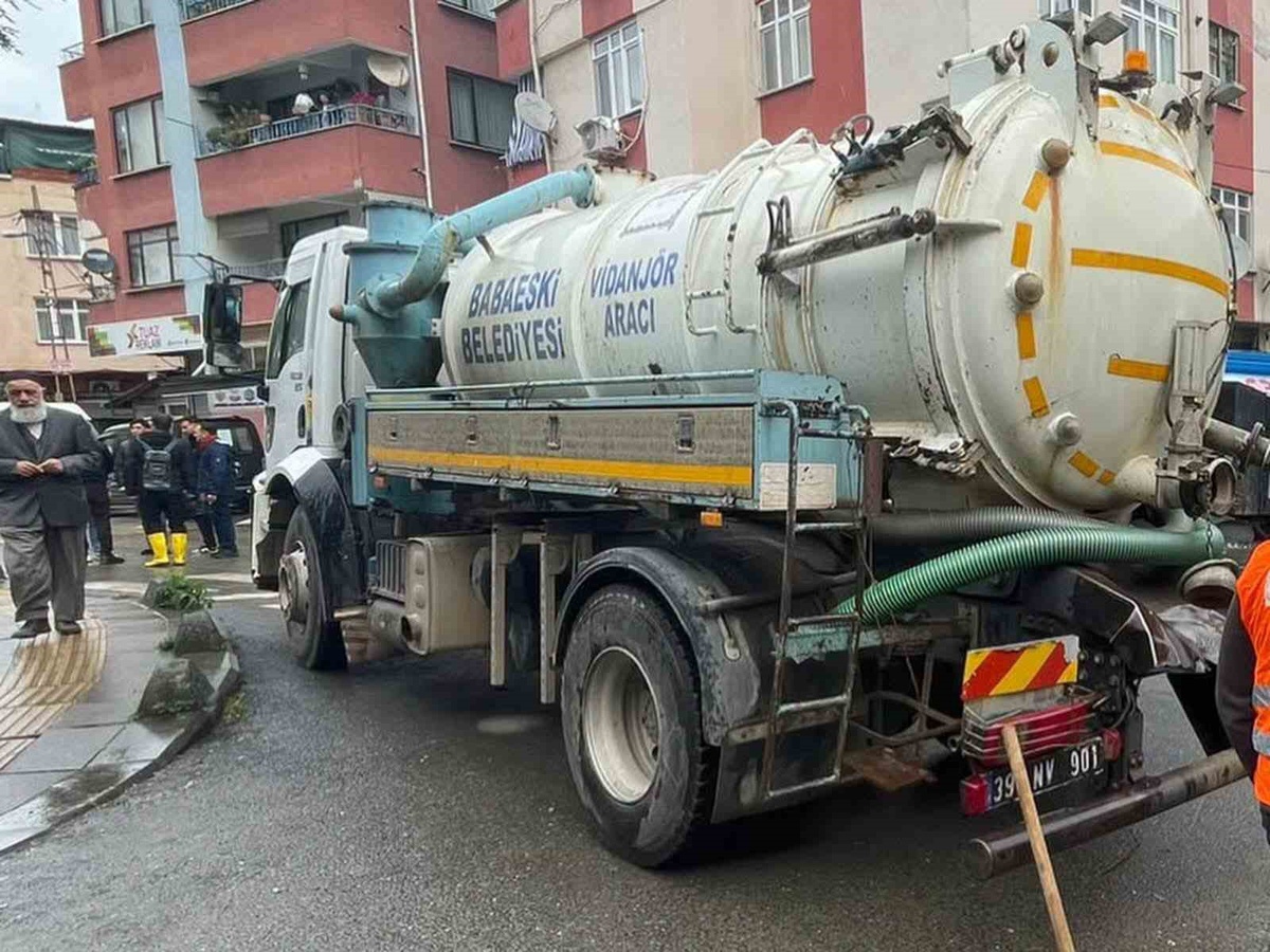 Kırklareli'nin Babaeski ve Lüleburgaz ilçelerinden İstanbul'a sel desteği gönderildi