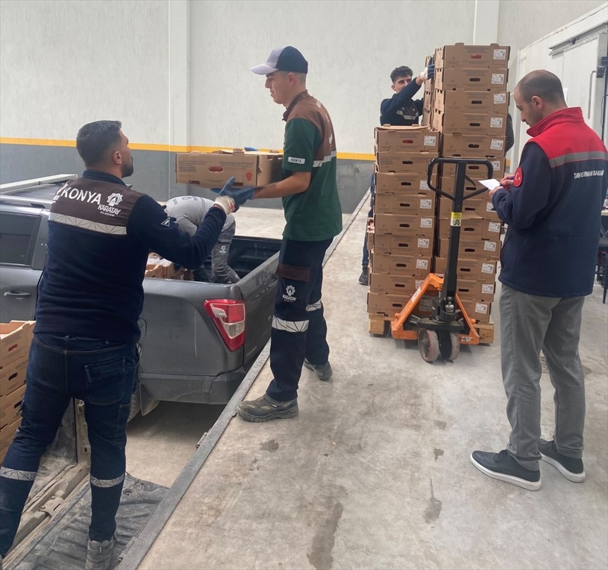 Konya Karatay'da CİMER başvurusuyla tarihi geçmiş 7 ton tavuk etine el konuldu