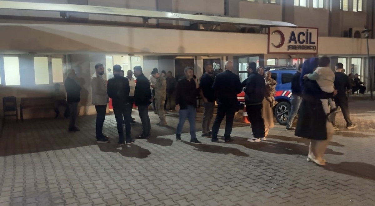 Siirt'te gıda zehirlenmesi şüphesi! 34'ü öğrenci 40 kişi hastaneye kaldırıldı, hastanede yer kalmadı