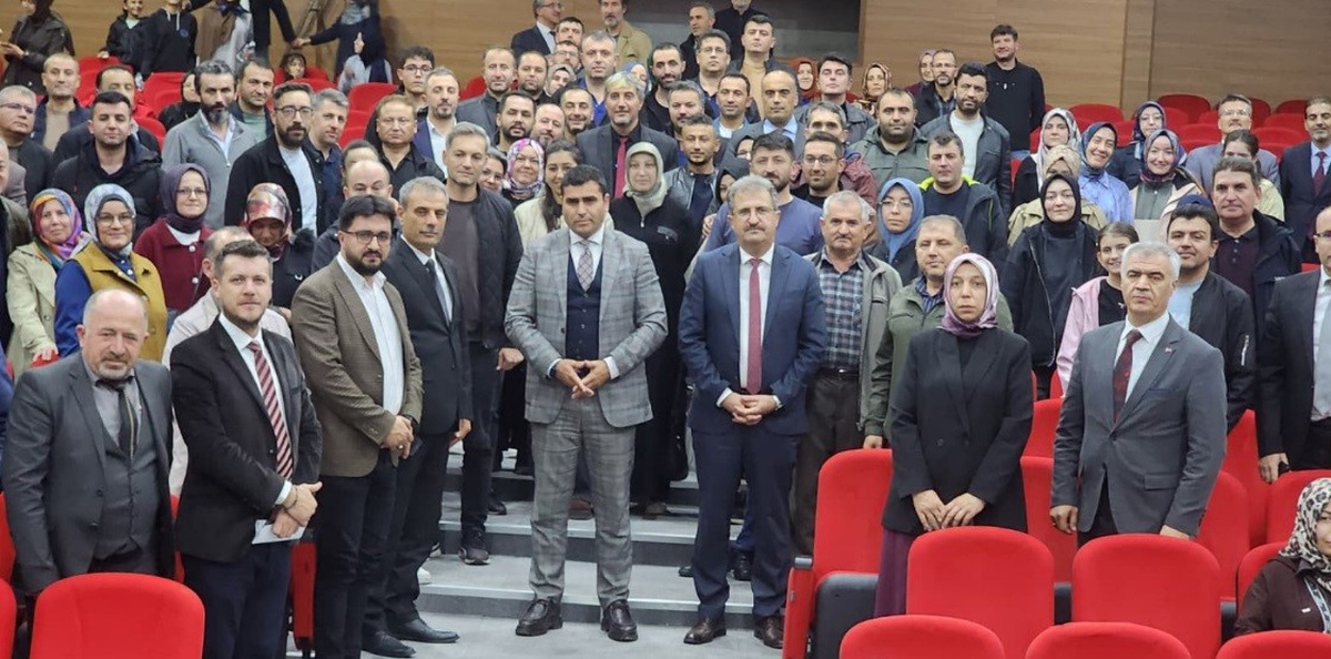 Kütahya İl Milli Eğitim Müdürü Mustafa Yılmaz, Tavşanlı'da velilerle buluştu
