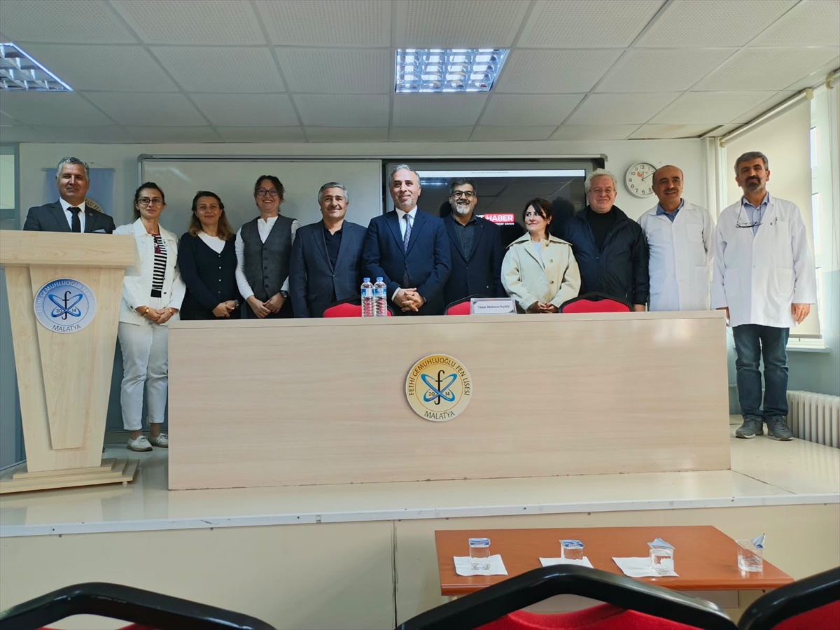 Mahmut Bıyıklı, Malatya Fethi Gemuhluoğlu Fen Lisesi'nde söyleşi yaptı