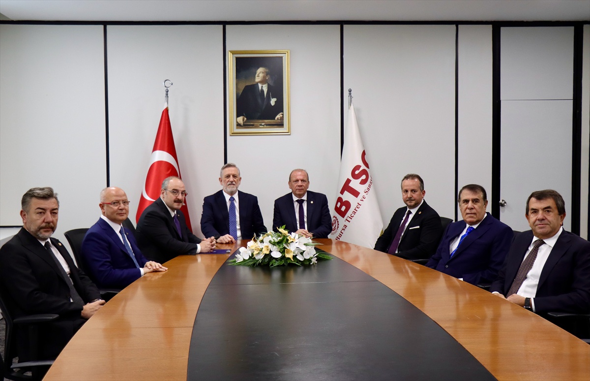 Özer Matlı, BTSO başkanlığını düzenlenen törenle Burkay'dan devraldı