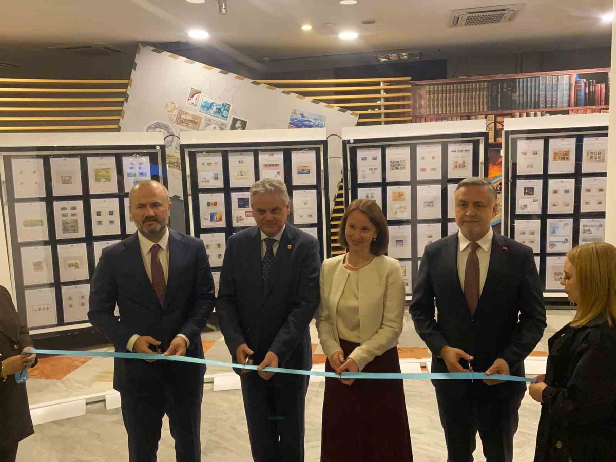 PTT Pul Müzesi'nde Moldova'nın bağımsızlığının 35. yıl dönümü için pul sergisi açıldı