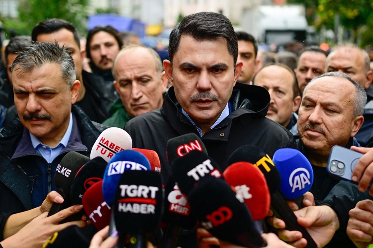 Sel bölgesinde Bakan Kurum'u kızdıran soru: Tek kelimeyle ifade etmek gerekirse acizliktir