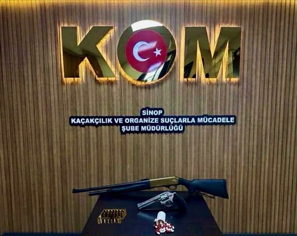 Sinop ve Samsun'da eş zamanlı ruhsatsız silah operasyonunda 9 zanlı gözaltına alındı