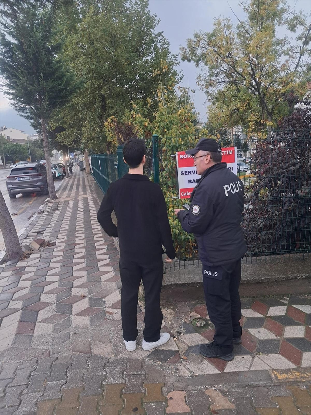 Tokat'ta polis okul çevreleri ve servis araçlarında denetimleri aralıksız sürdürüyor