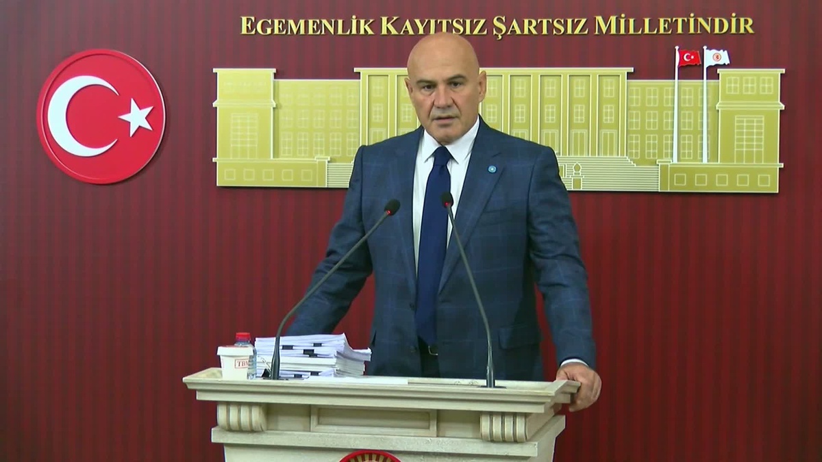 Turhan Çömez'den fon soruşturması tepkisi: 'Fonculara, talancılara ve soygunculara var ama millete yok öyle mi?'