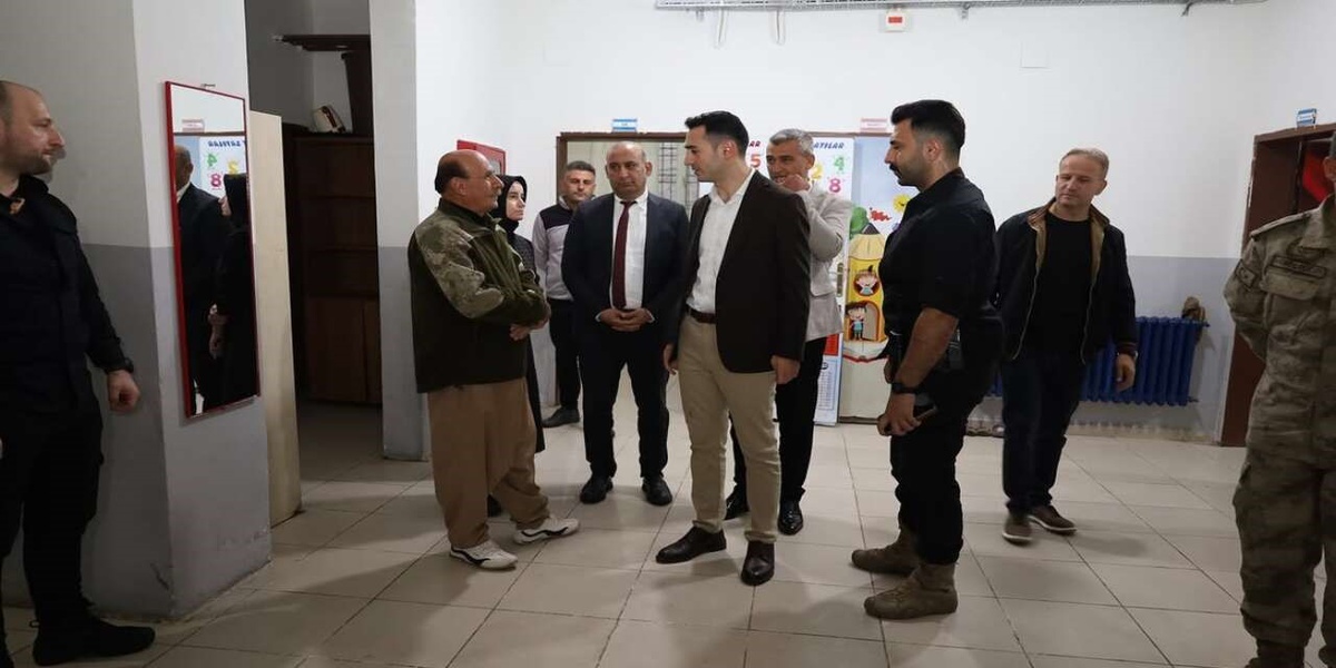 Uludere Kaymakamı Kaya, Ortabağ İlk ve Ortaokulunun ihtiyaçlarını yerinde inceledi