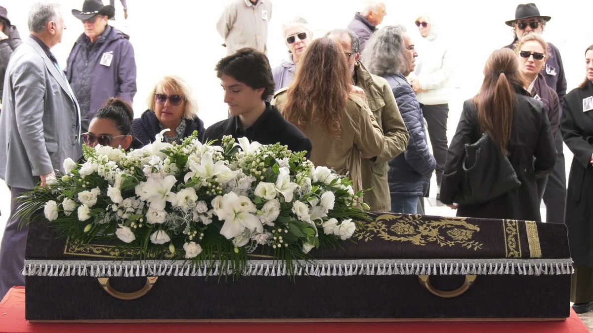 Ünlü şarkıcı Alpay Nazikioğlu, 91 yaşında Ankara'da toprağa verildi