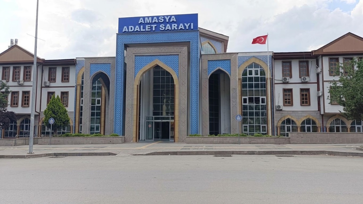 Amasya'da akranlarına kurusıkı tabanca doğrultup görüntüleri paylaşan 17 yaşındaki çocuk gözaltına alındı
