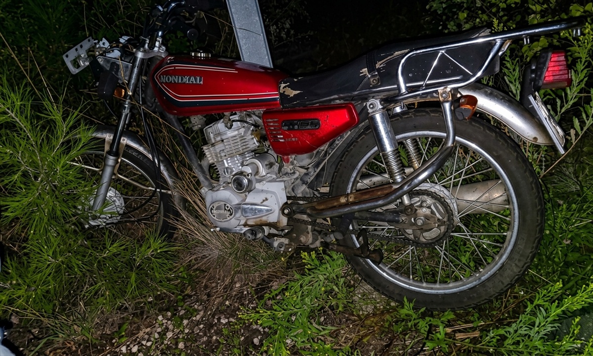 Antalya Serik'te devrilen motosikletin 16 yaşındaki sürücüsü hayatını kaybetti