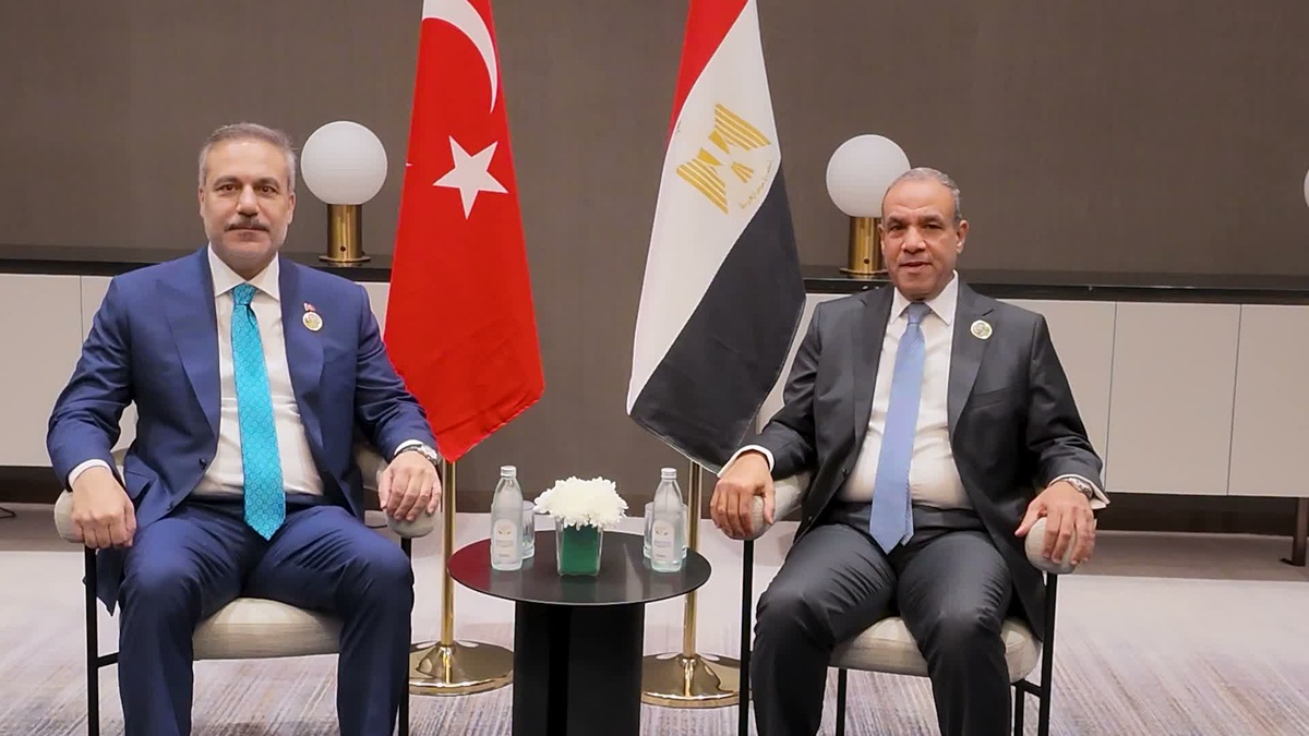 Bakan Fidan, Bağdat'ta İİT toplantısında Mısırlı mevkidaşıyla görüştü