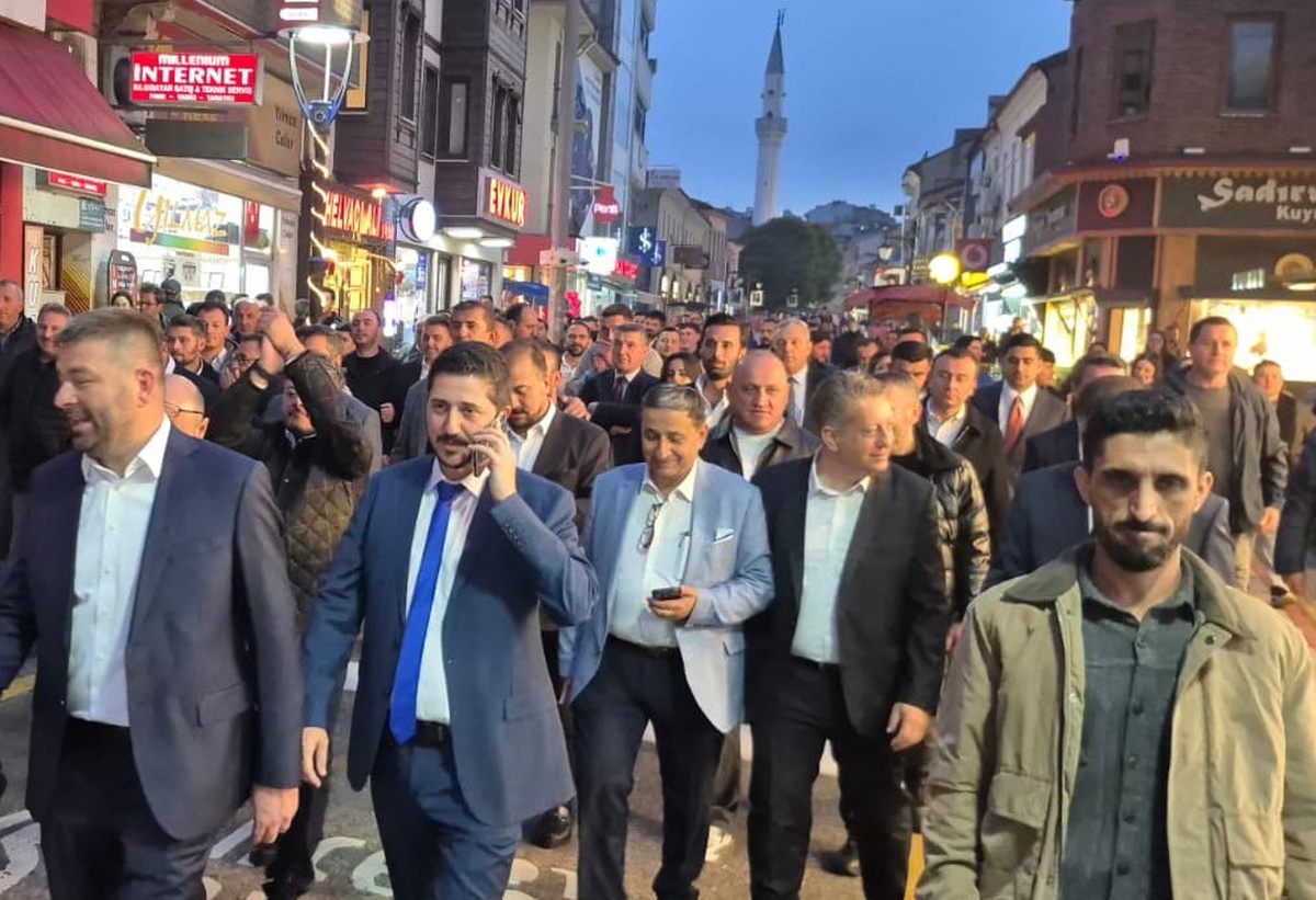 Bartın TSO seçimini 683 oyla kazanan Onur Aldatmaz, zaferi yürüyerek kutladı