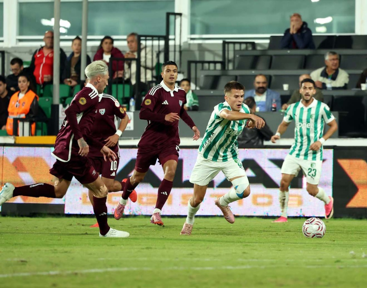 Bodrum FK, evinde Bandırmaspor'u 2-1 yenerek üst üste ikinci galibiyetini aldı