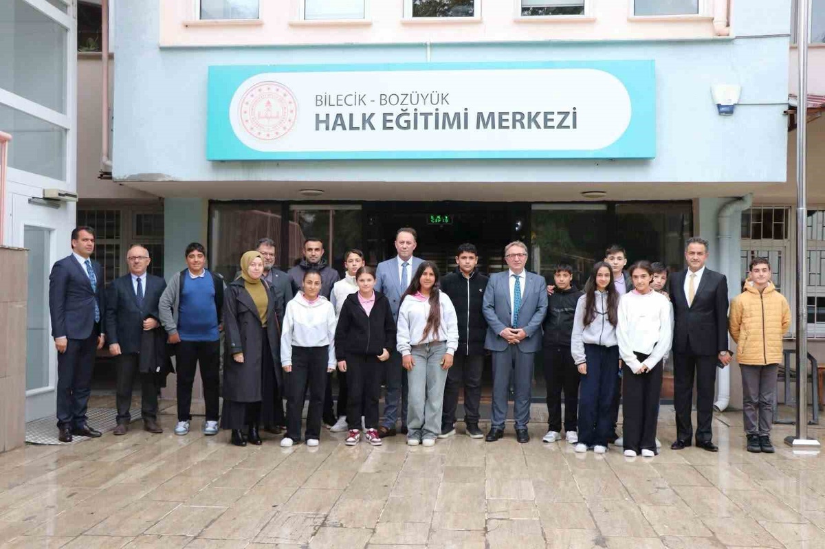 Bozüyük Kaymakamı Helvacı, LGS'ye hazırlanan 8. sınıf öğrencilerine moral verdi