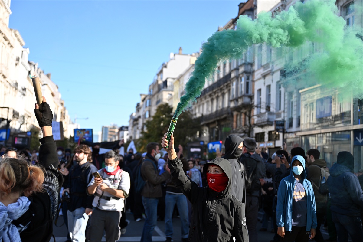Belçika'da protestolarda 5 polis yaralandı, Brüksel'de 150 kişi gözaltına alındı