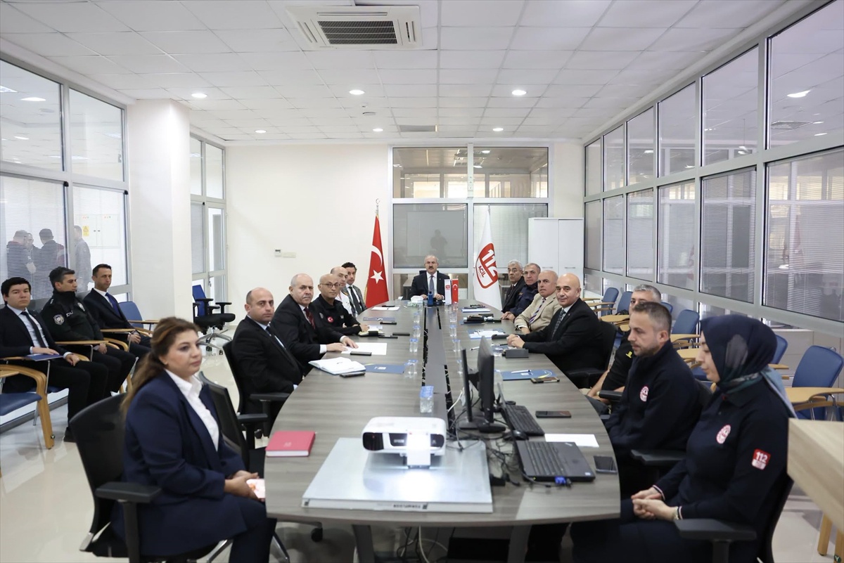Çanakkale'de 112 koordinasyon toplantısında asılsız ihbarlarla mücadele ele alındı