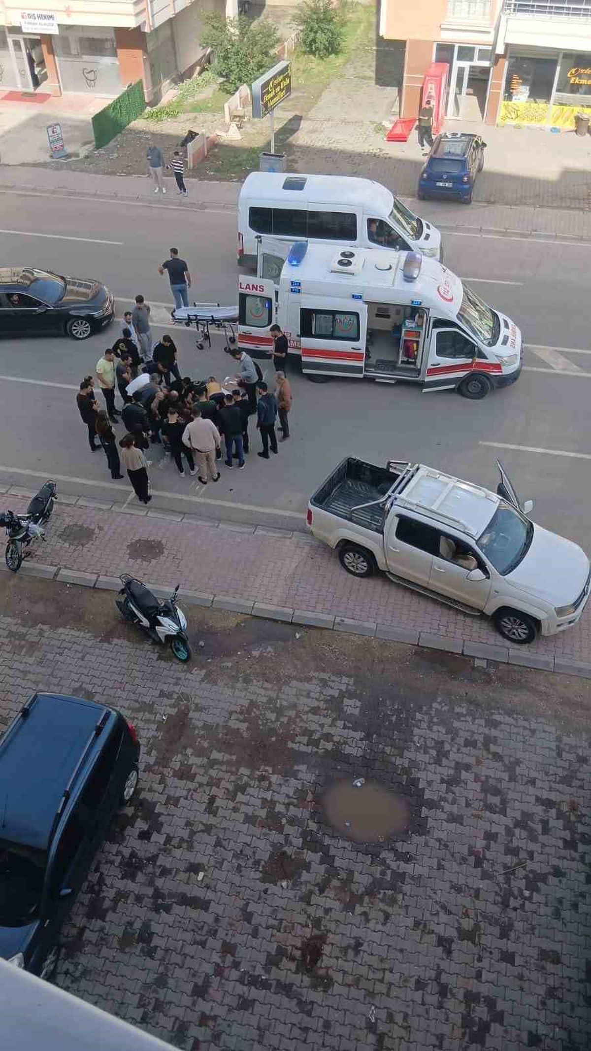 Elazığ'da Malatya Caddesi'nde pick-up ile motosiklet çarpıştı, motosikletli yaralandı