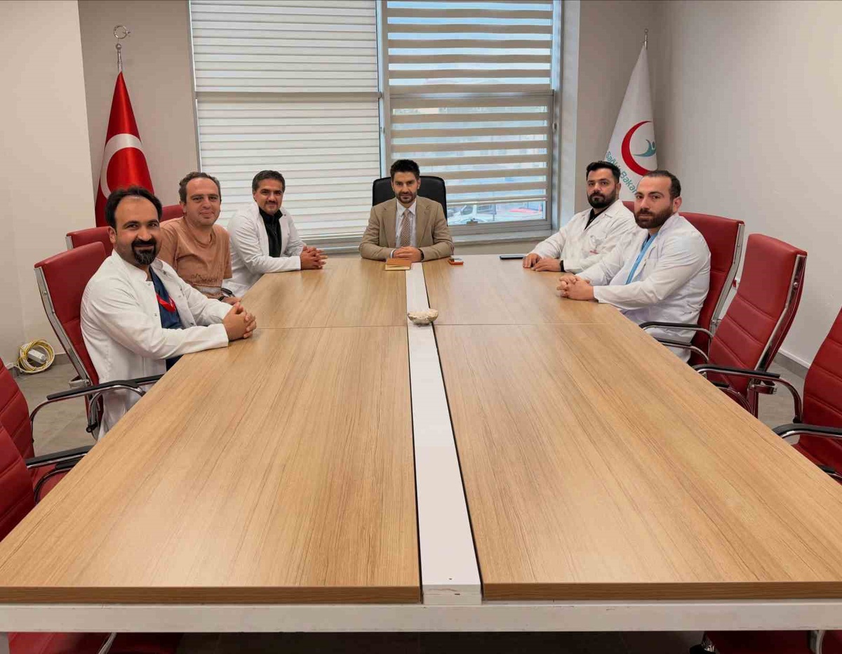 Erzincan Mengücek Gazi Hastanesinde kalp ve damar cerrahisi kliniği toplantısı yapıldı
