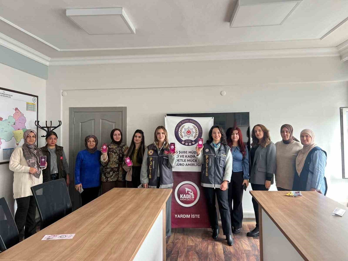 Erzurum İl Emniyet Müdürlüğü, DKMP kadın personeline KADES eğitimi verdi